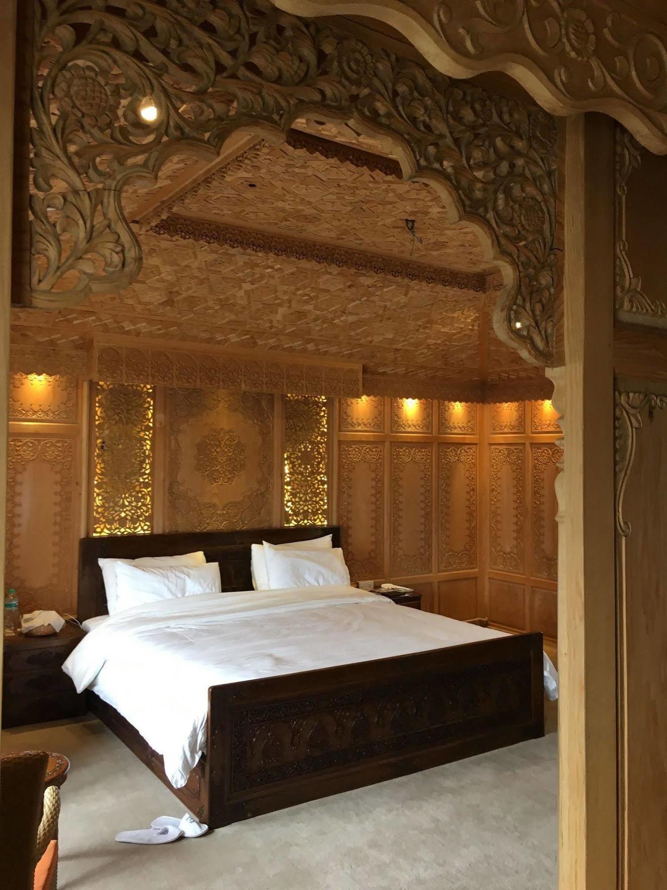 Mascot Houseboats Hotel Srinagar  Exterior photo